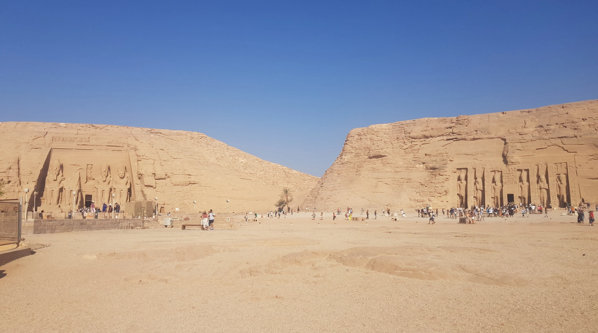 Aegypten_Abu-Simbel-Nefertari-Tempel