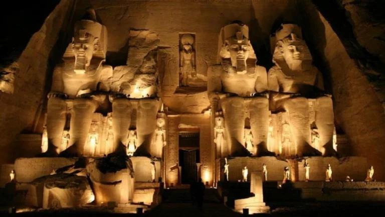 Aegypten_Abu-Simbel-bei-Nacht