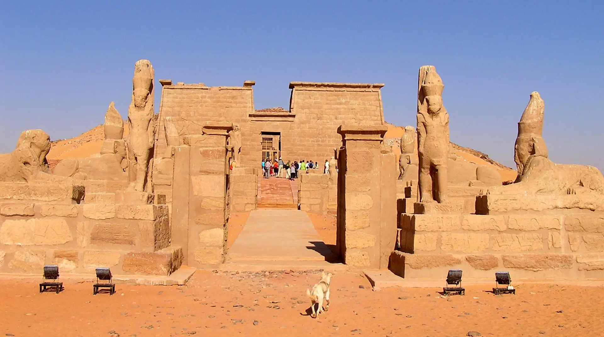 Aegypten_Nassersee_Tempel-Wadi-es-Sebua