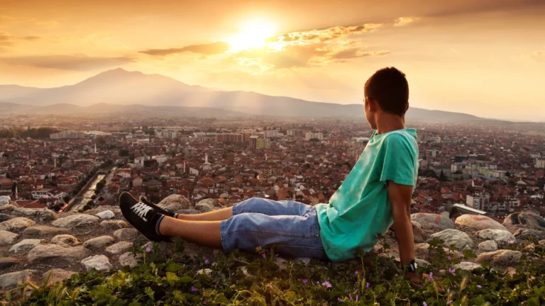 Albanien_Prizren_Junge_Sonnenuntergang