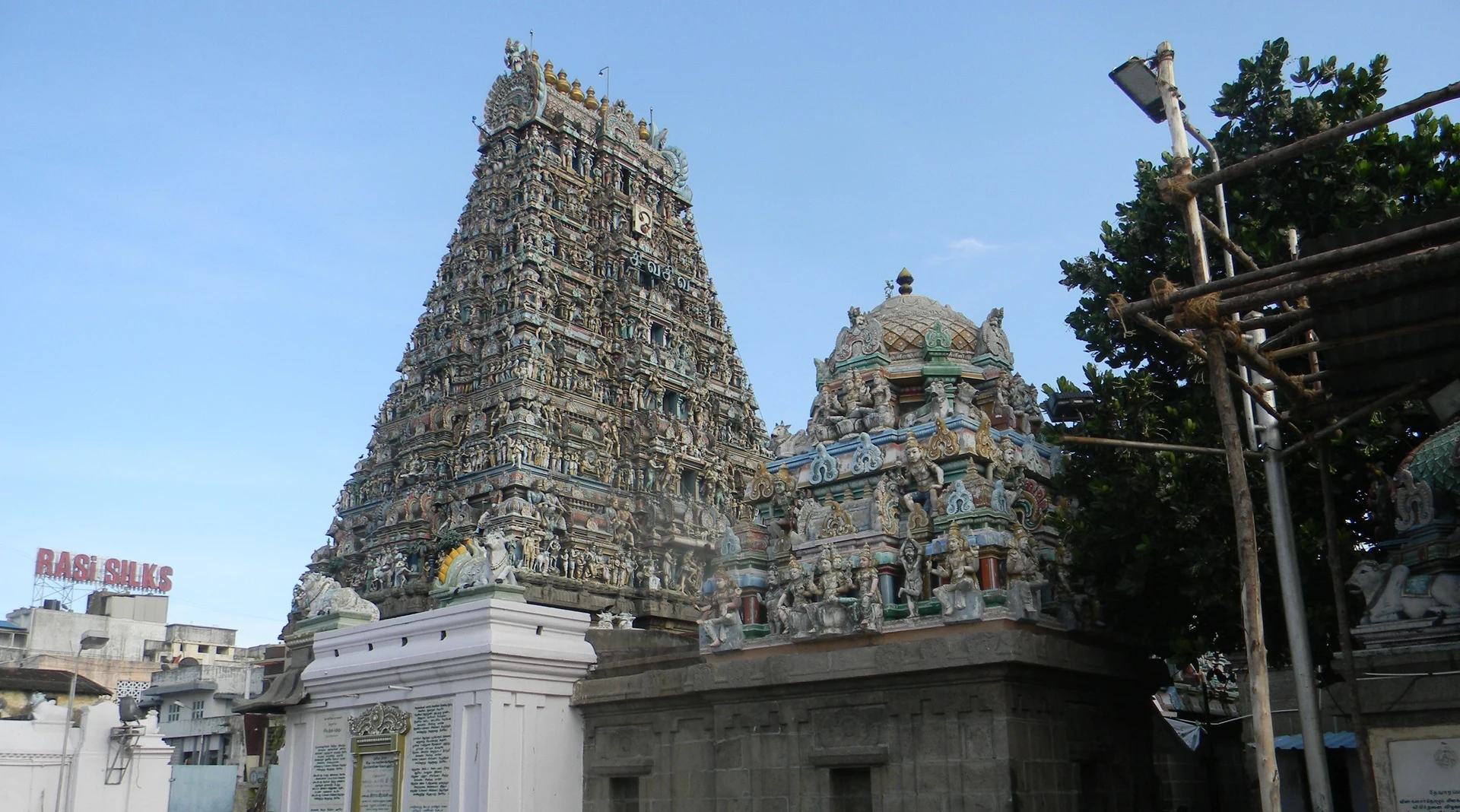 Indien_Chennai_Kapeeleshwar-temple