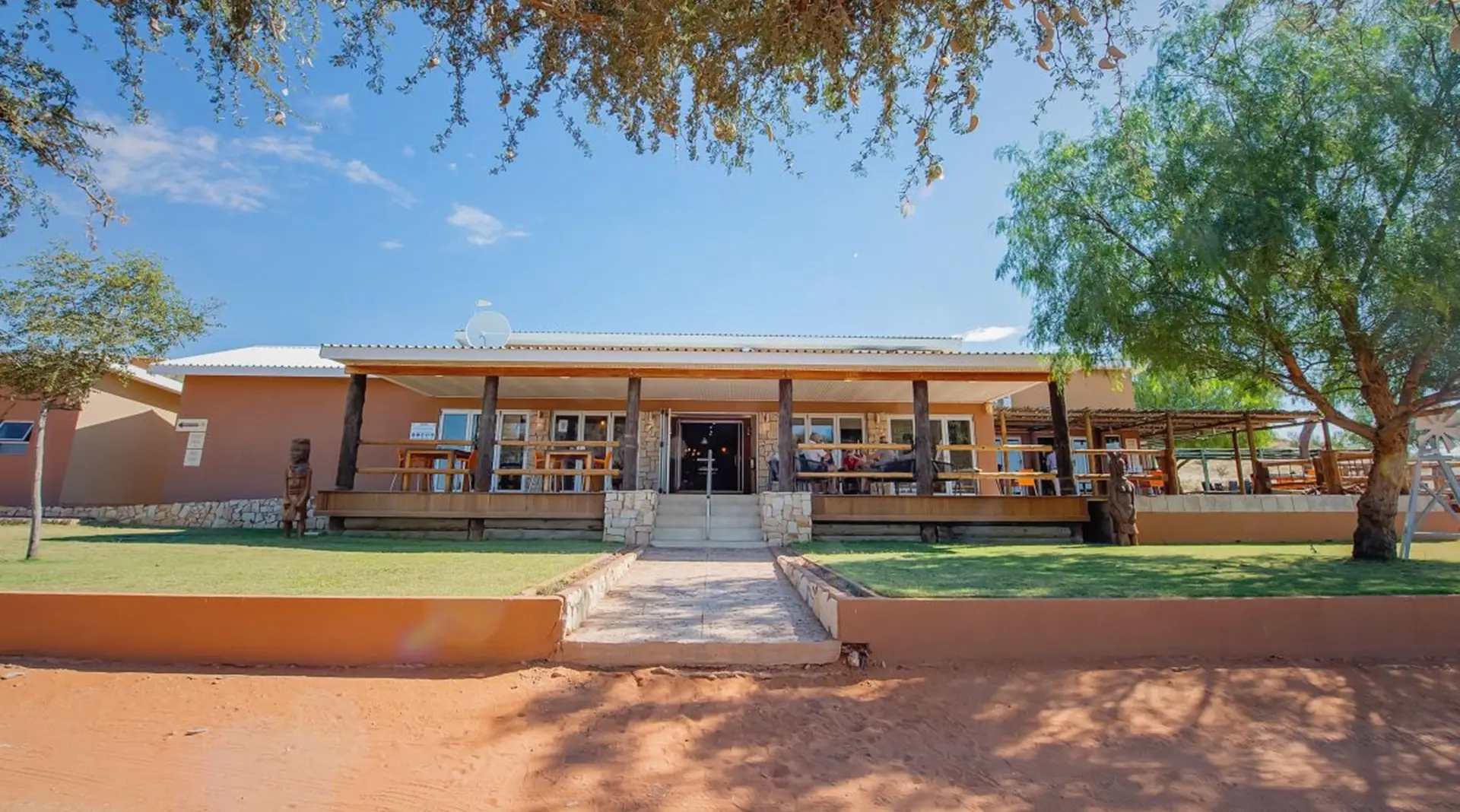 Kgalagadi-Lodge_Main-Building-Reception-Shop-and-Restaurant