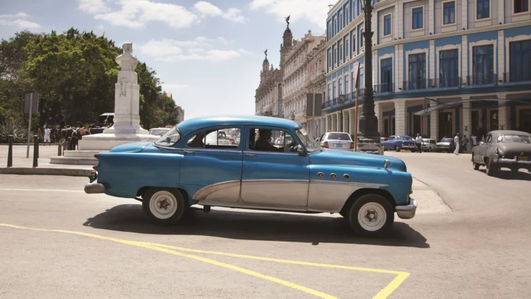 Kuba_Havanna_car_blue