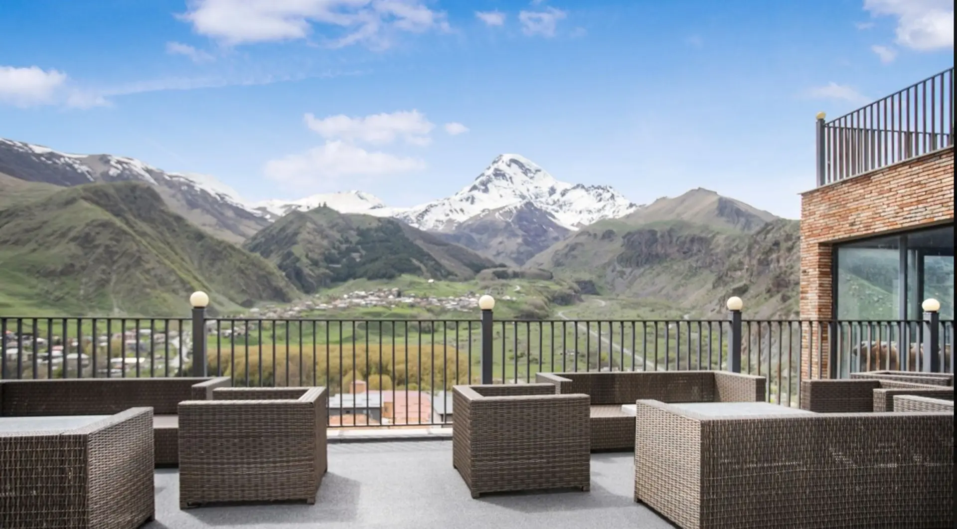 Memoir-Kazbegi_Terrasse