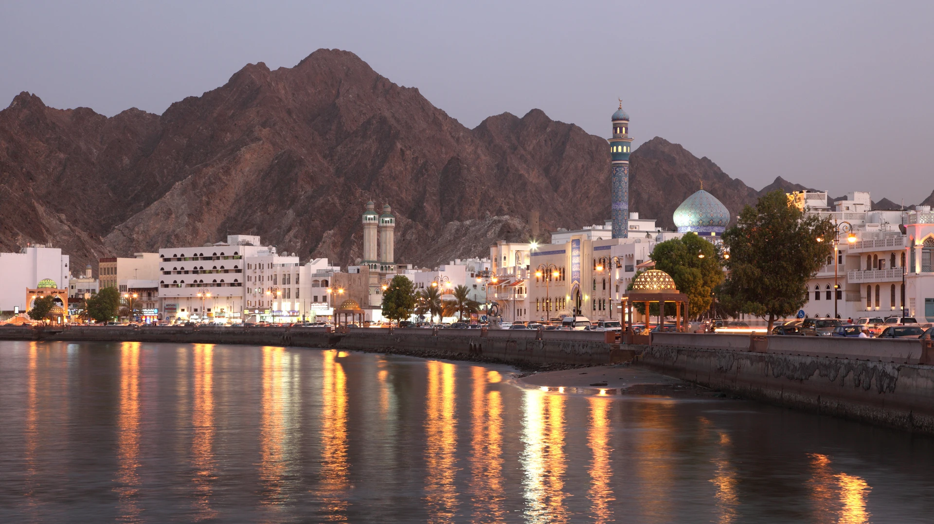 Oman_muscat_by_night