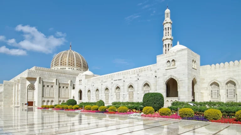 Oman_muscat_sultan-qaboos-grand-mosque