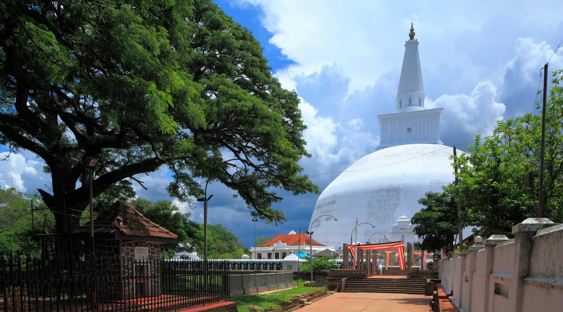 Sri-Lanka_Anuradhapura
