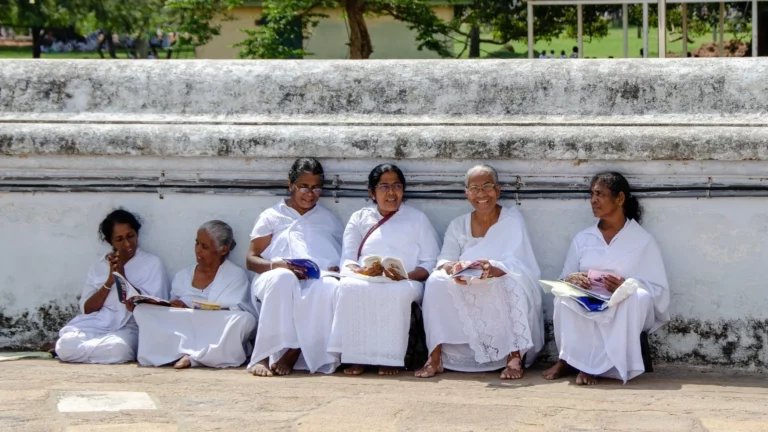 Sri-Lanka_Frauen_Buddhismu