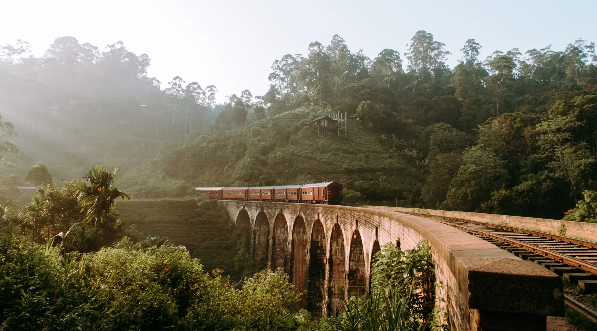 Sri-Lanka_nine-arches-bridge