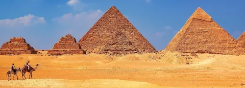 Aegypten_Pyramiden_Kamele_Tibor-Lezsofi_Pixabay-1