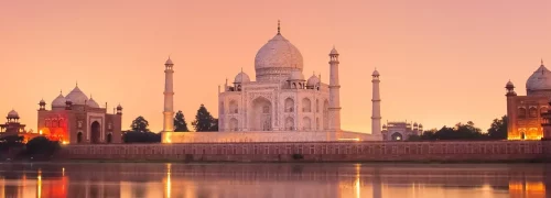 Indien_Agra_Taj-Mahal_Boris-Stroujko_Fotolia